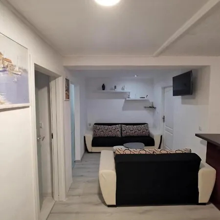 Apartment By The Sea - 14802
