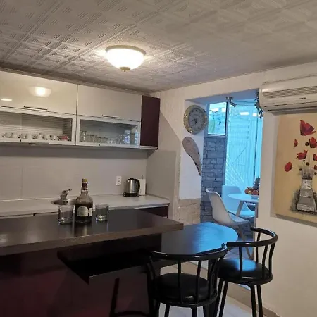 Apartment By The Sea - 14802